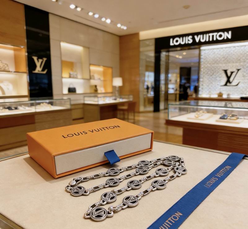 LV Necklace 03yxs131